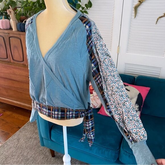 Umgee | Long Sleeve Puff Floral and Plaid Mix Print Crossbody V-Neck Top Plaid - Picture 5 of 14